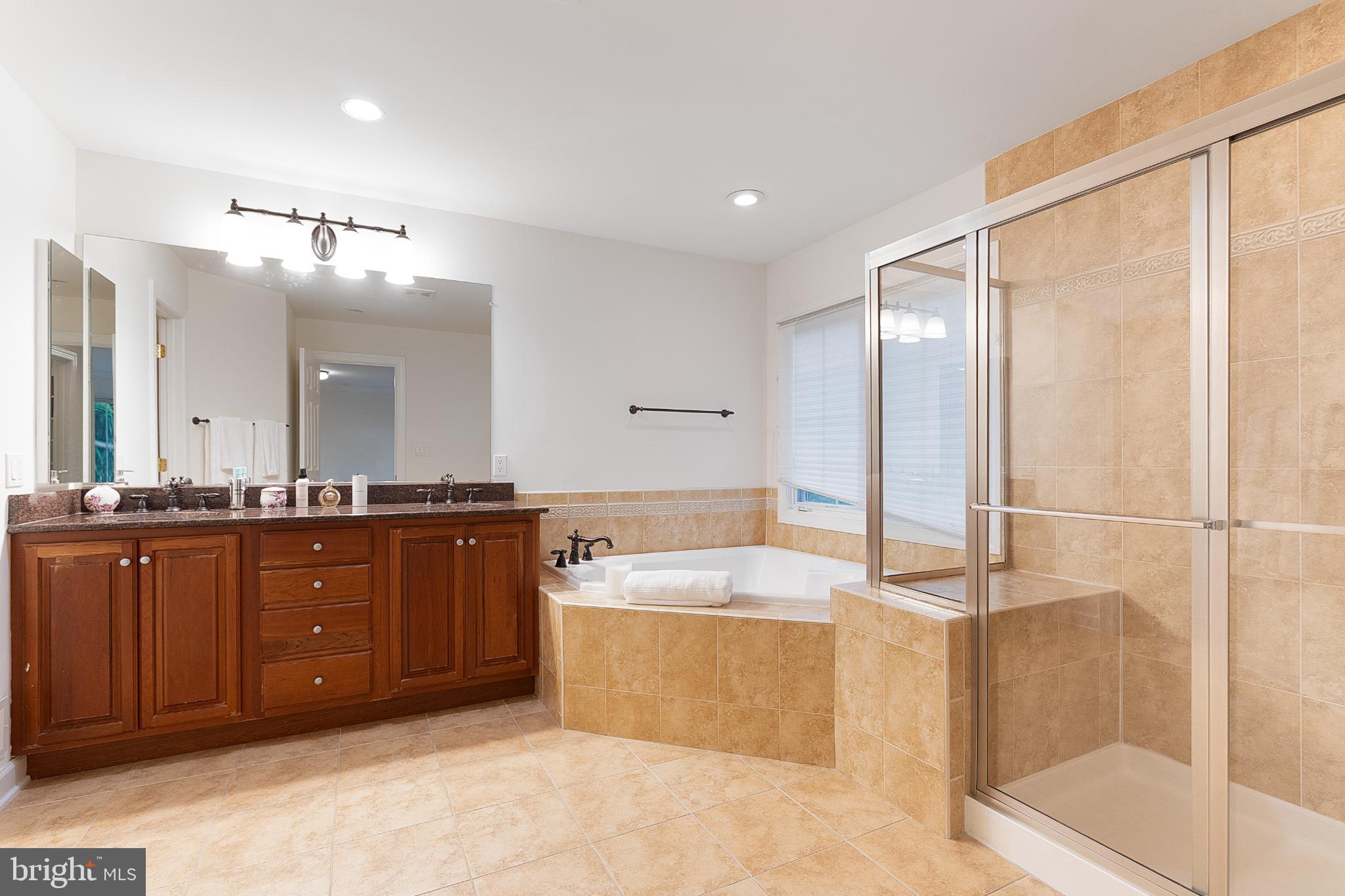 HILLWOOD - Residential