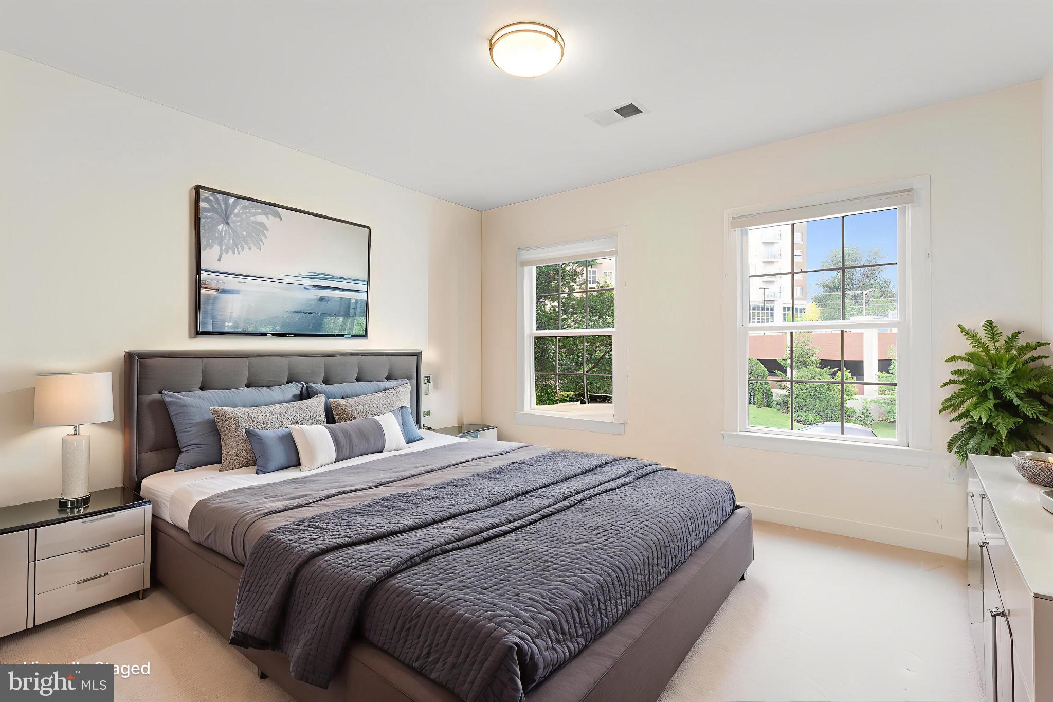 HILLWOOD - Residential