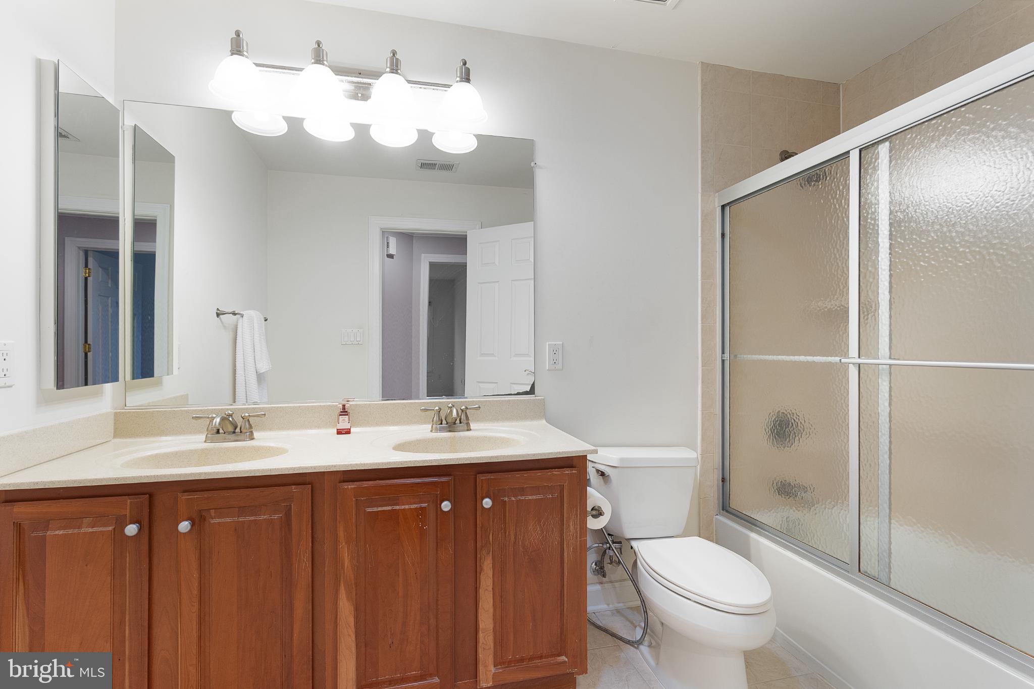 HILLWOOD - Residential