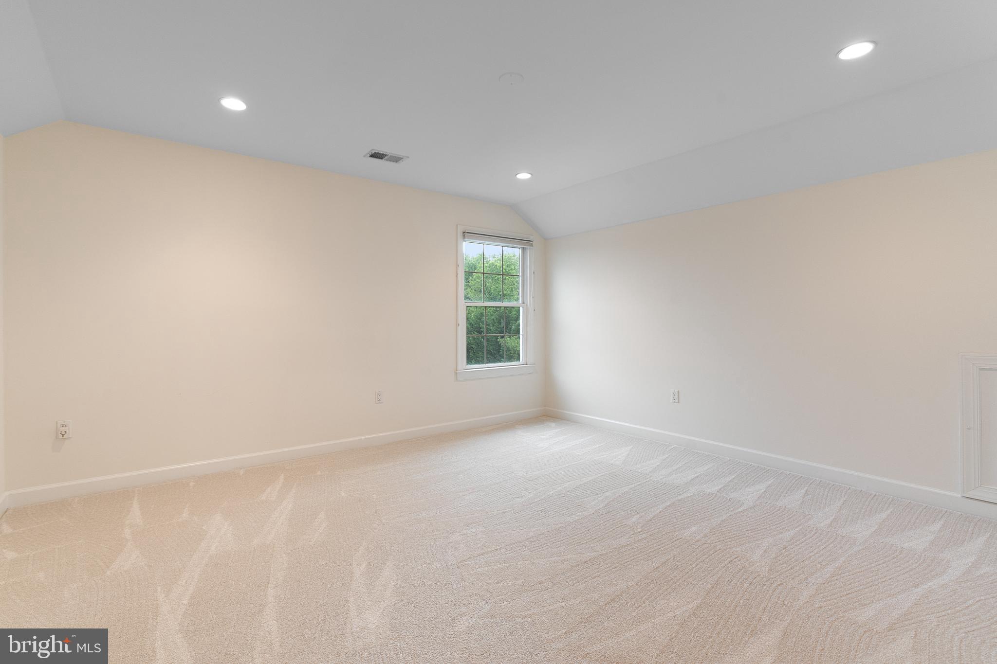 HILLWOOD - Residential