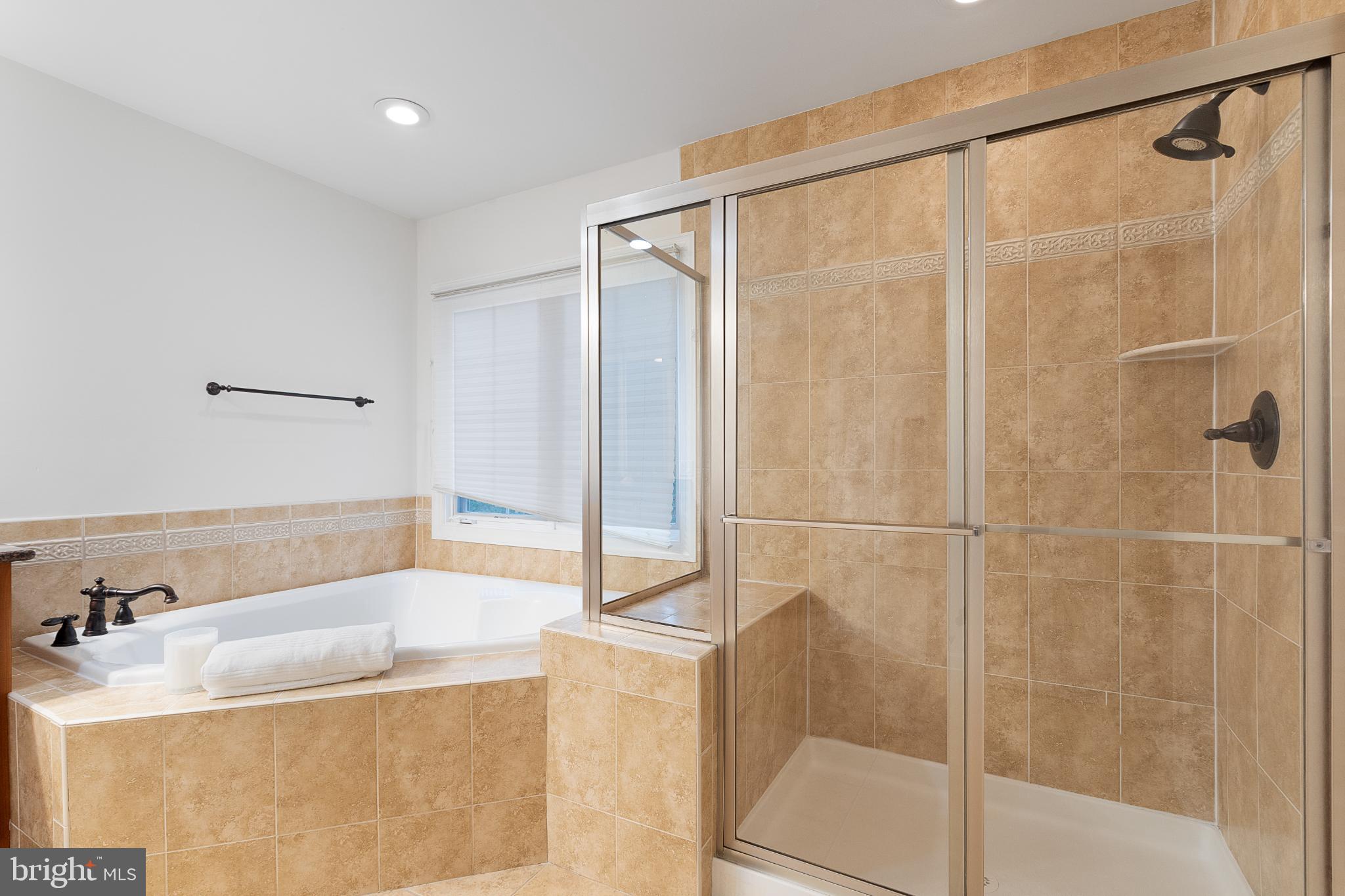 HILLWOOD - Residential