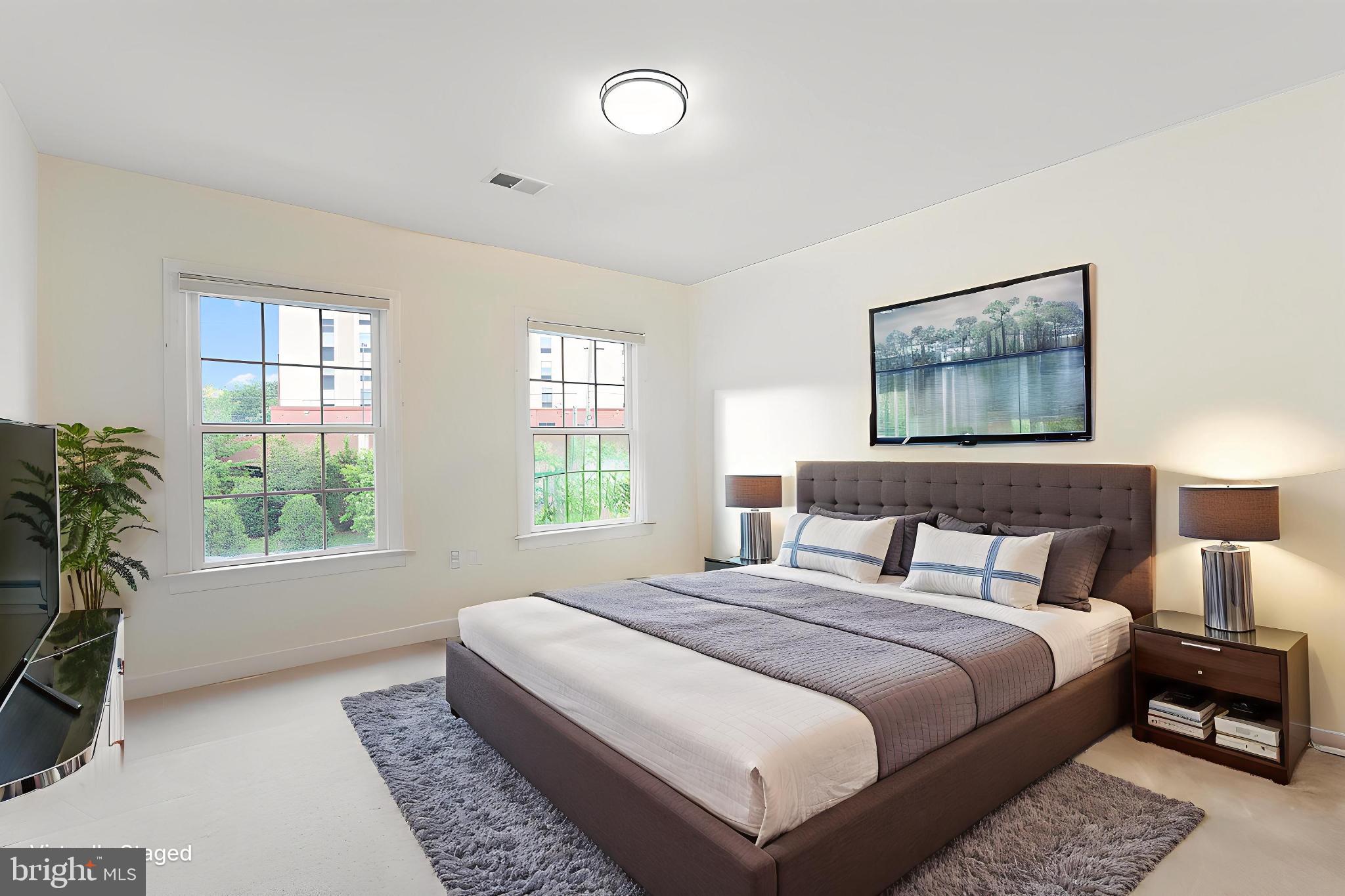 HILLWOOD - Residential