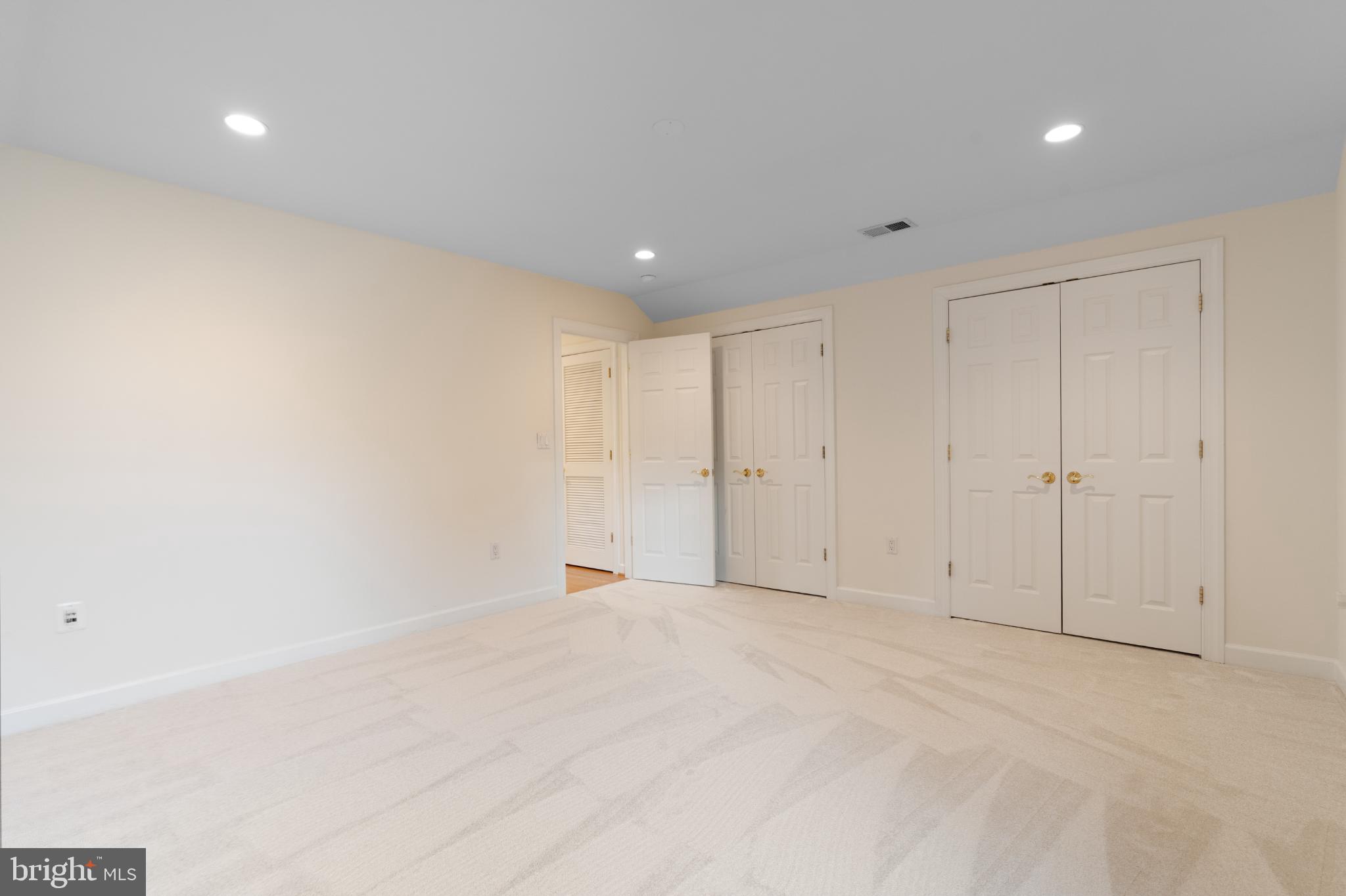 HILLWOOD - Residential