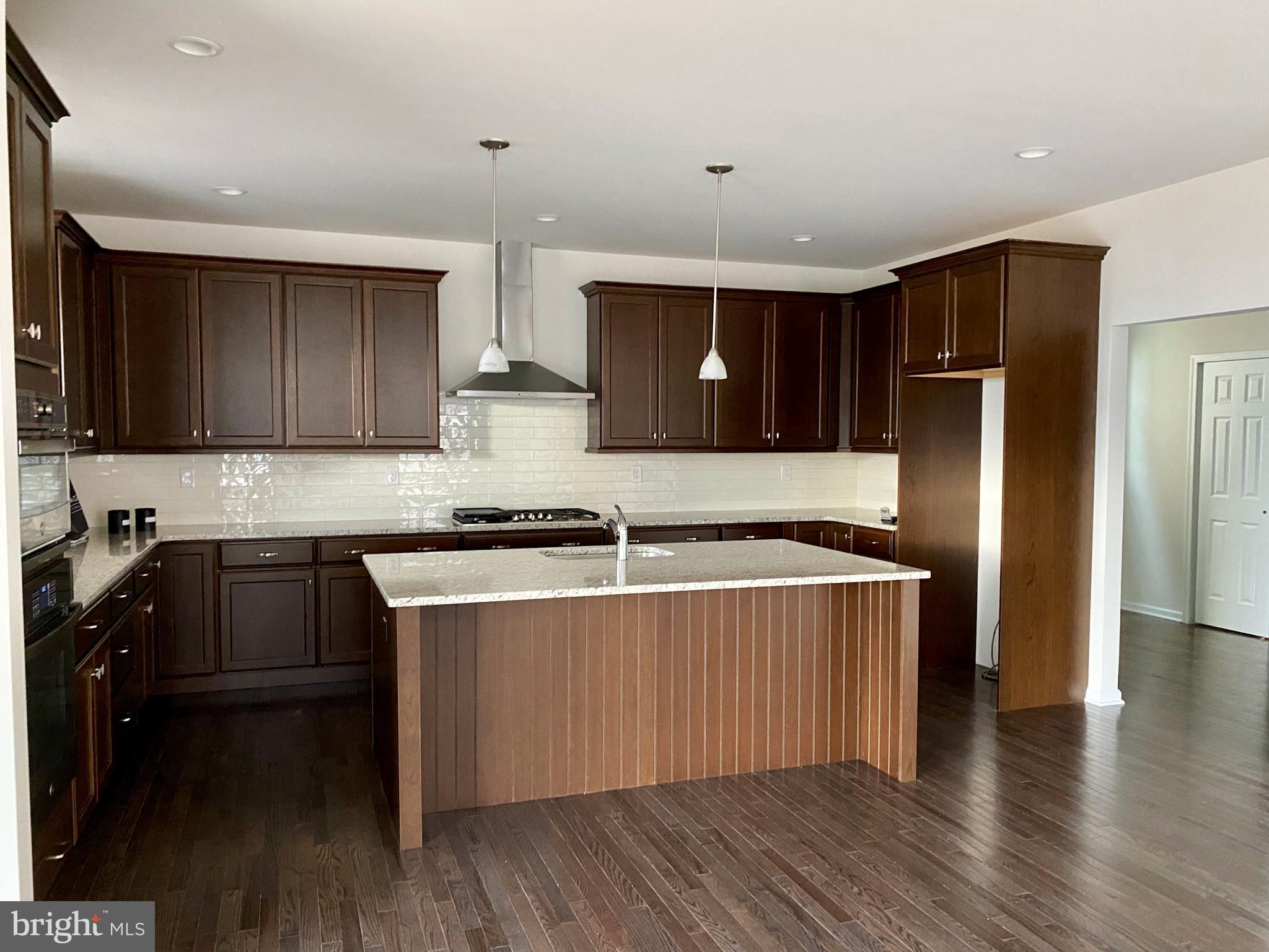 EAST VILLAGE - Residential