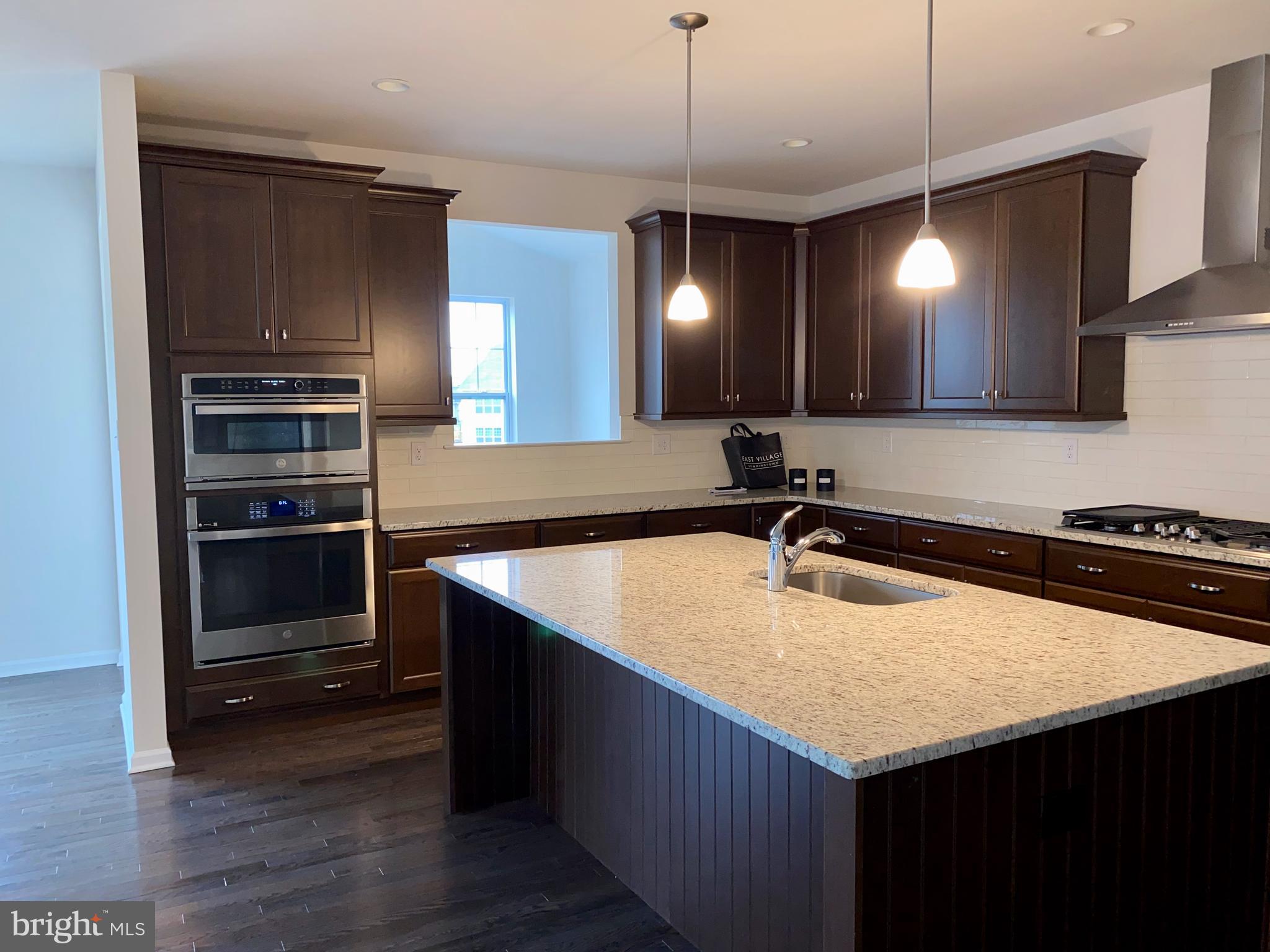 EAST VILLAGE - Residential