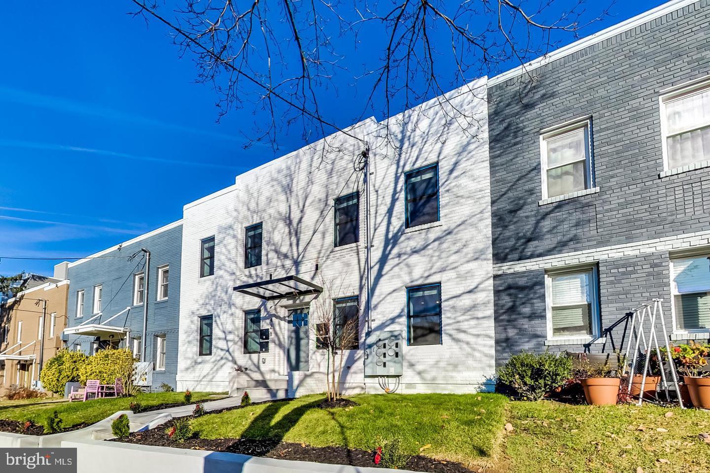 428 EVARTS STREET NE 2