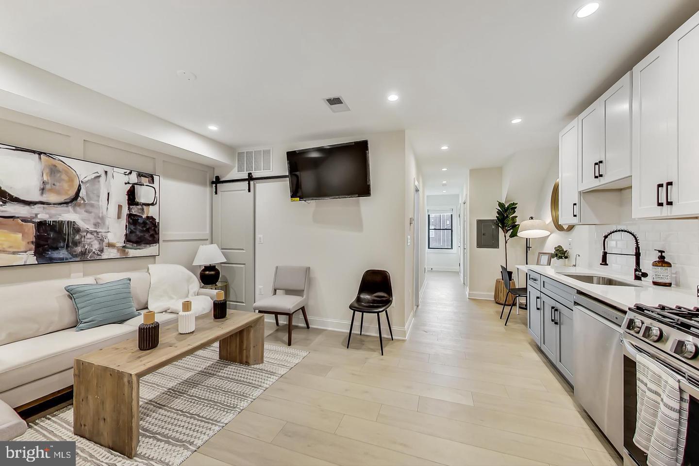 428 EVARTS STREET NE 2