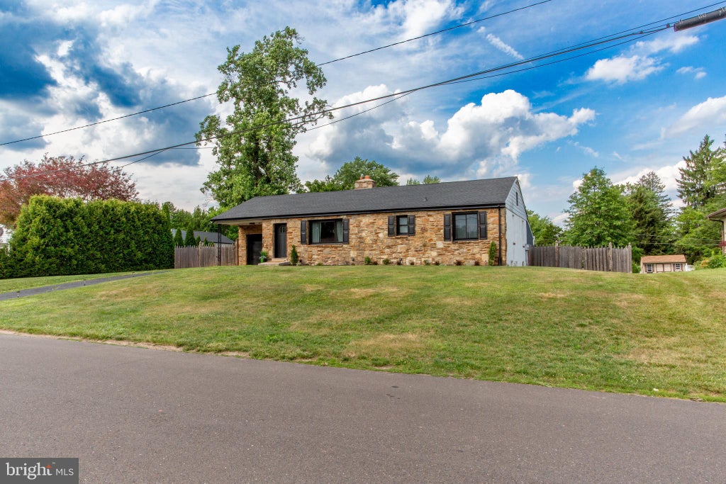 Photo of 123 Holly Road, SOUTHAMPTON, PA 18966 (MLS # PABU2125090)