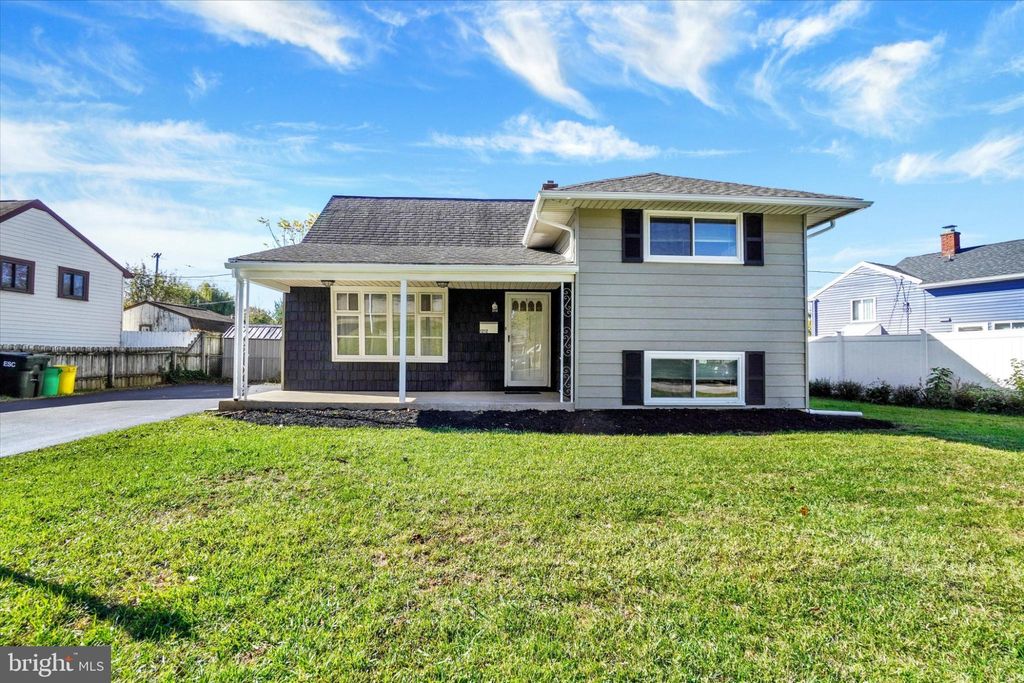 Photo of 1212 Livingston Road, YORK, PA 17404 (MLS # PAYK2092254)