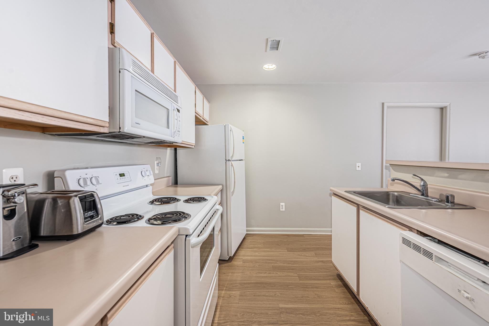 LIGHTHOUSE POINT - Residential