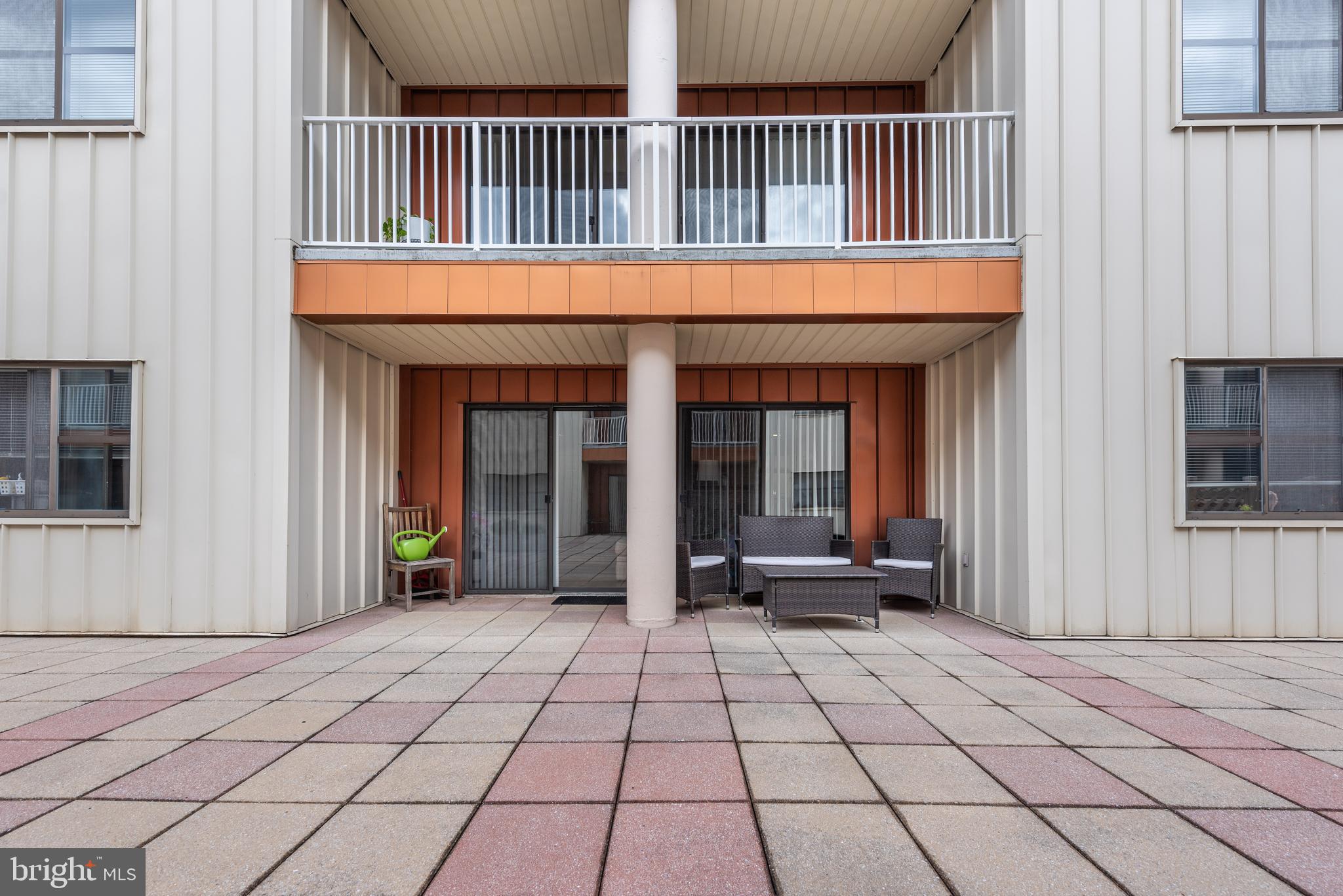 LIGHTHOUSE POINT - Residential