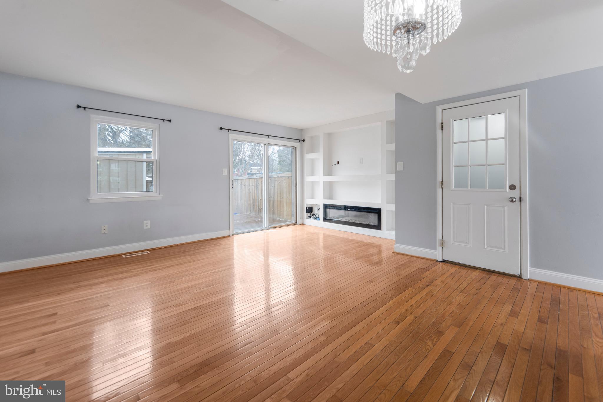 TOWNE CREST - Residential