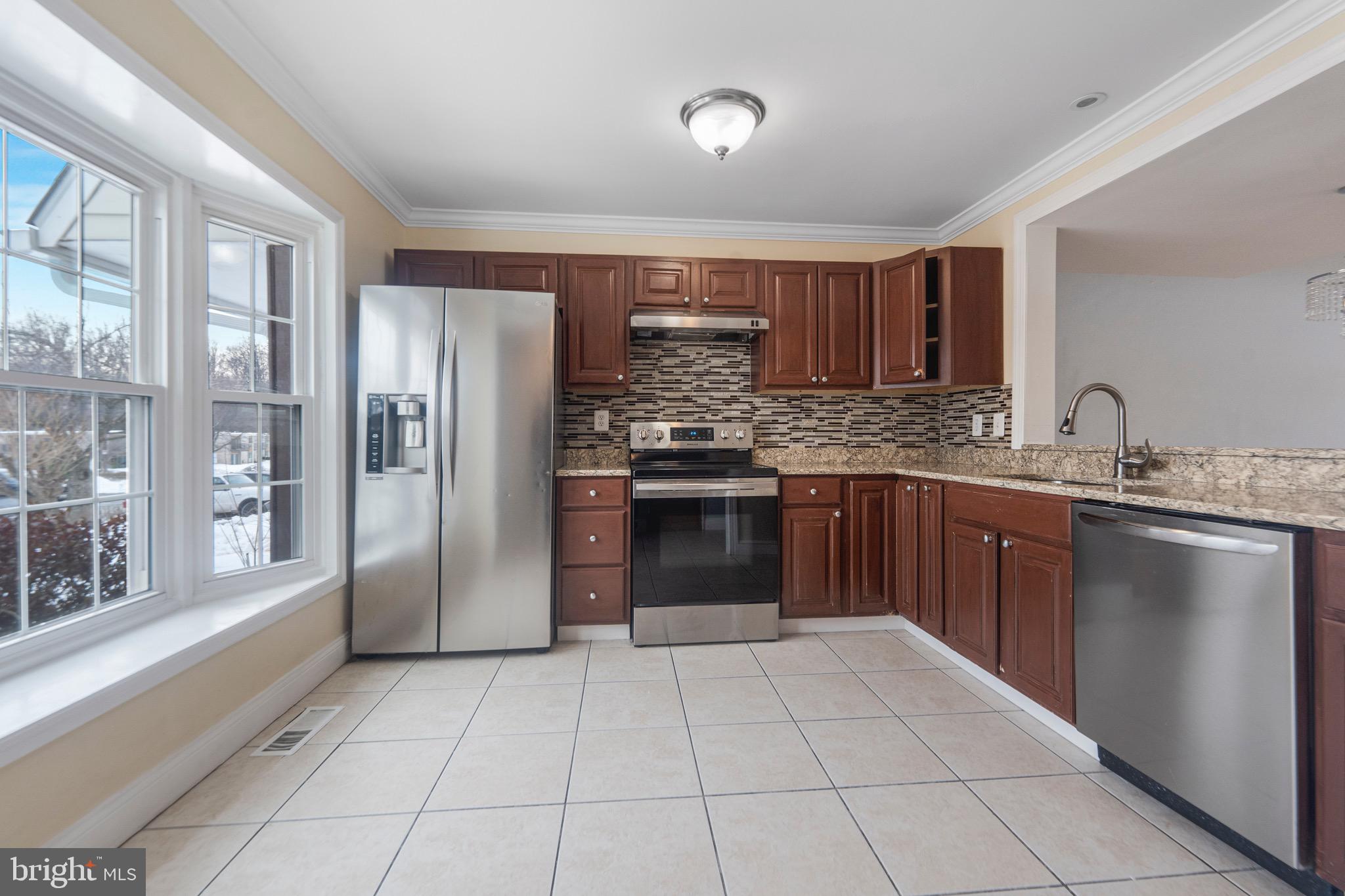 TOWNE CREST - Residential