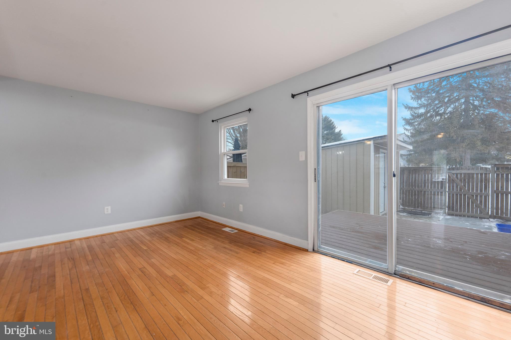 TOWNE CREST - Residential