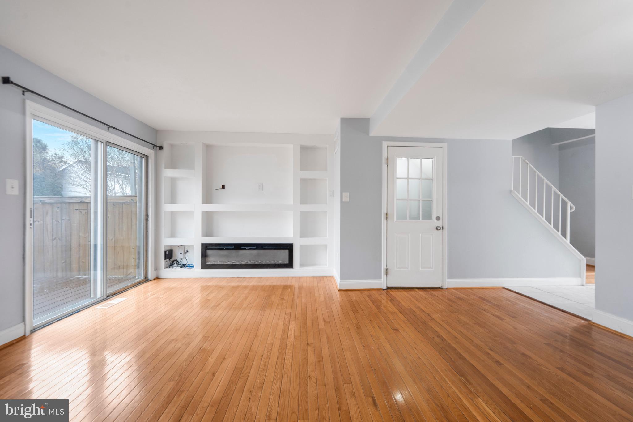 TOWNE CREST - Residential