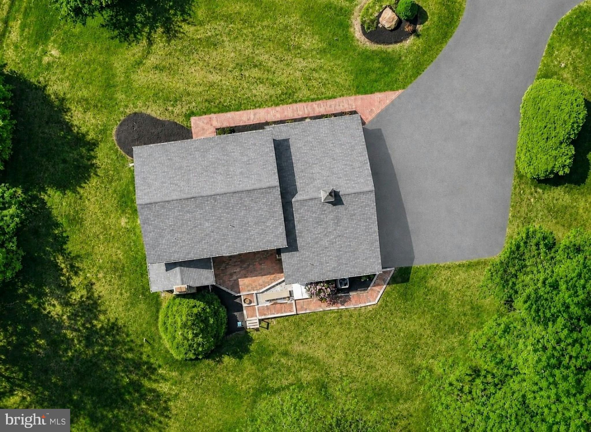 1975 MOUNTAIN HILL LANE
