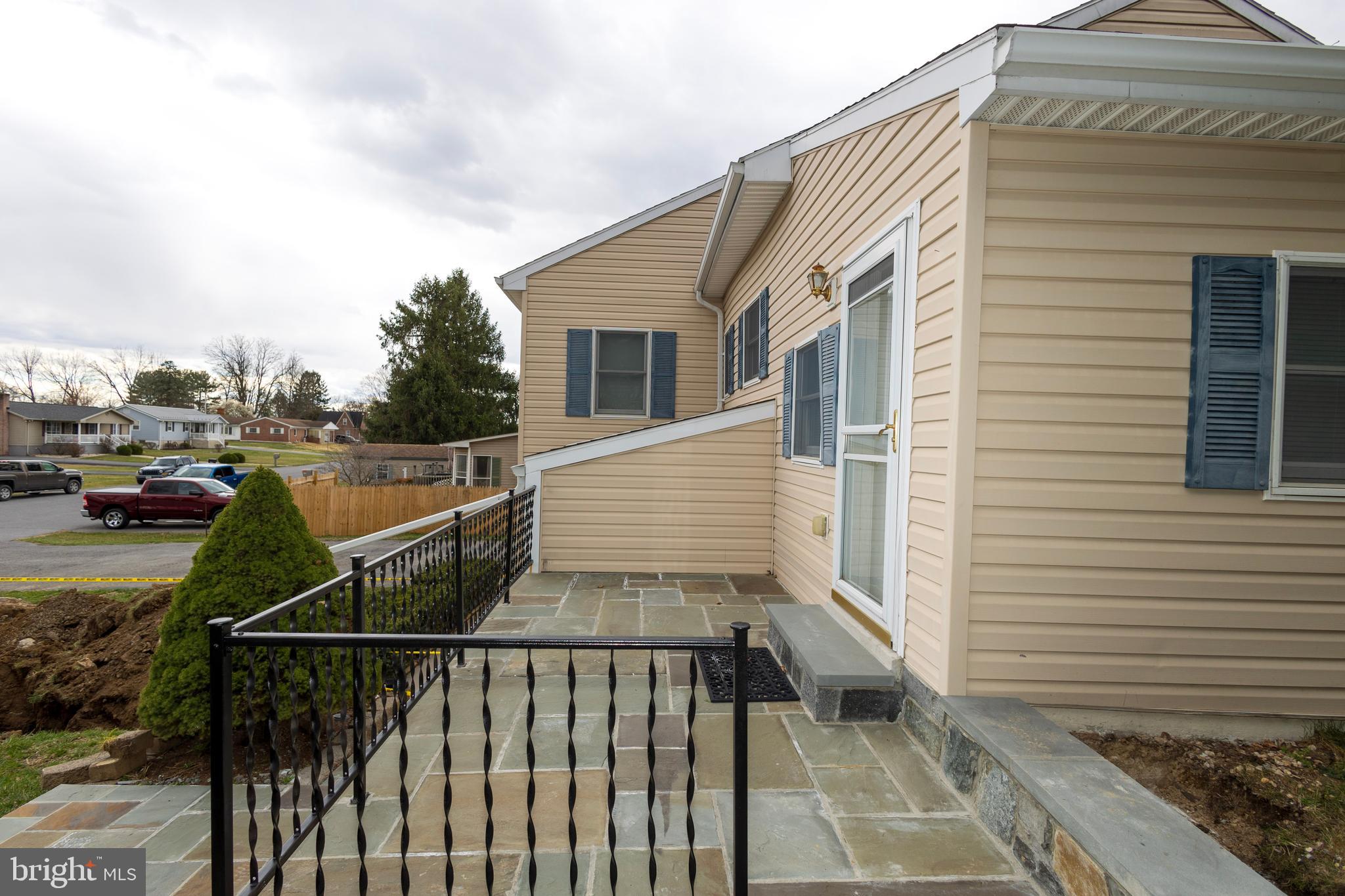 CEDAR LAWN - Residential