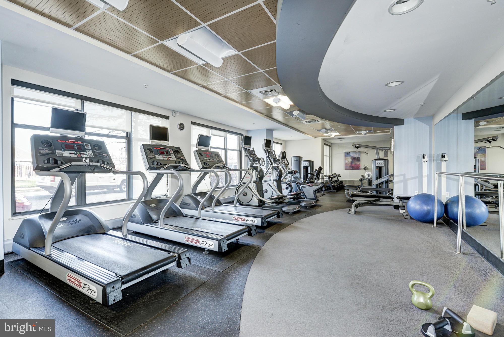 THE HENRY - Residential