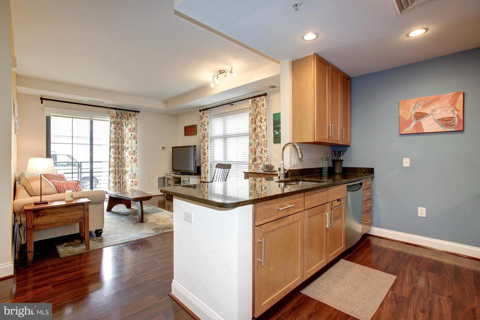 THE HENRY - Residential