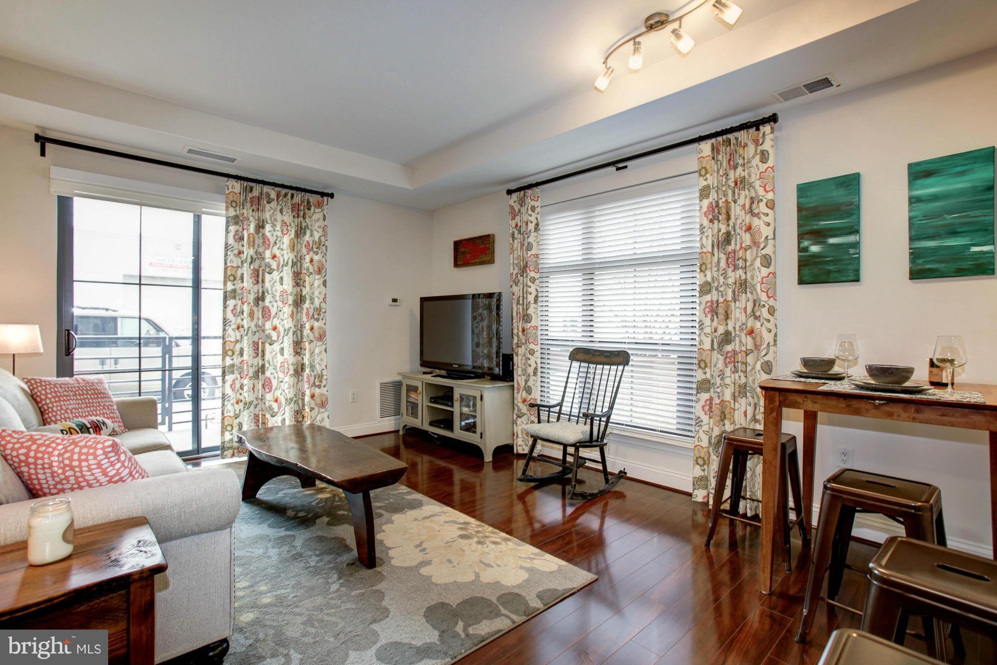 THE HENRY - Residential