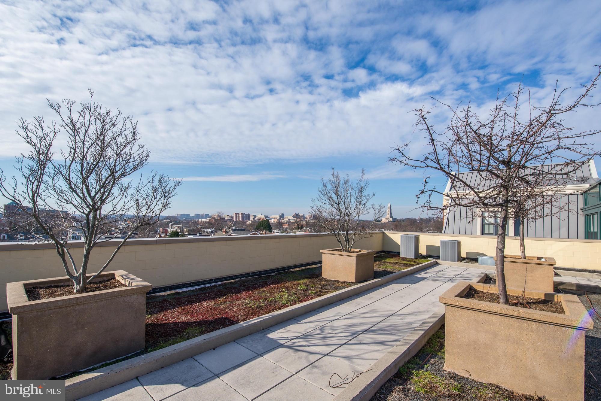 THE HENRY - Residential