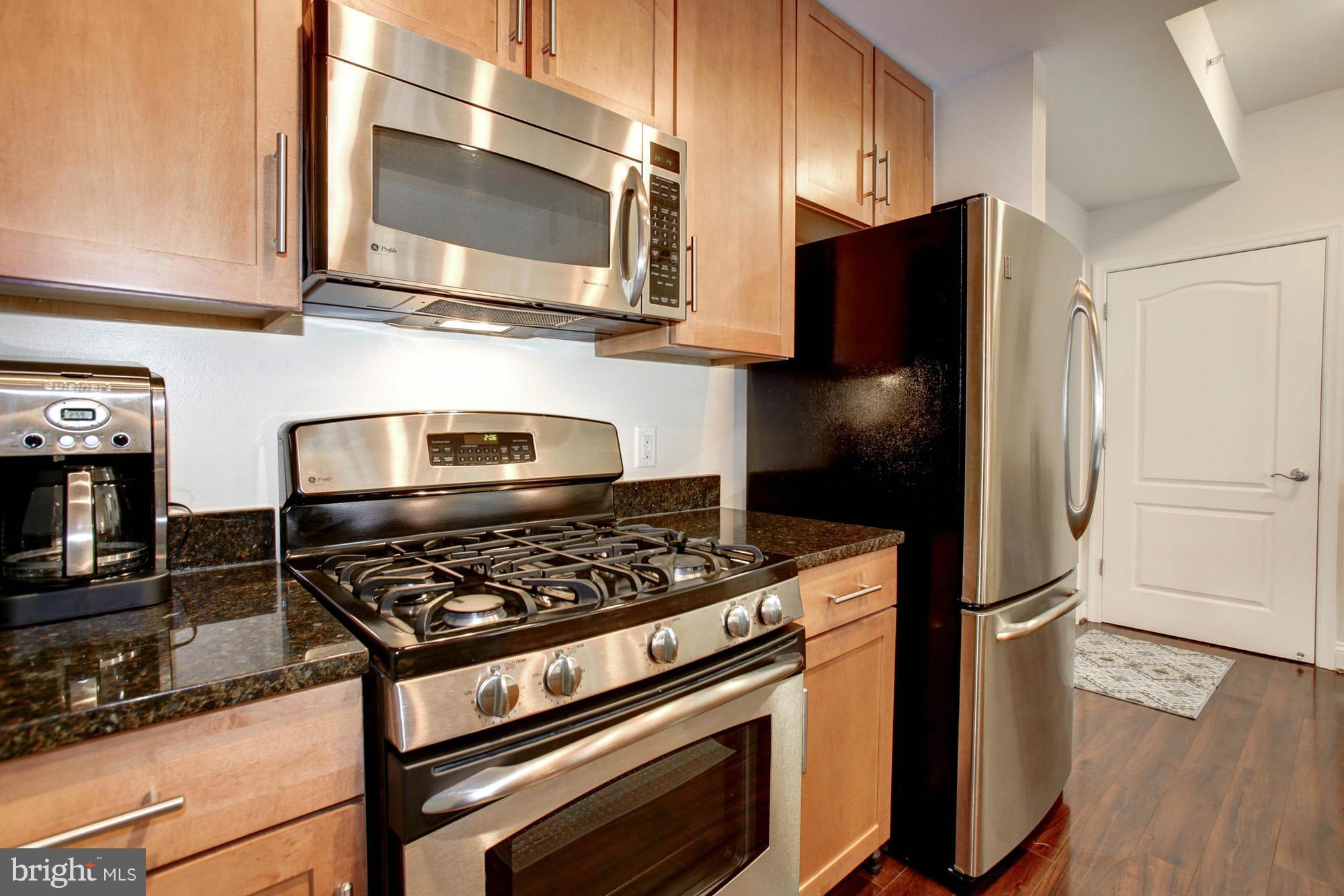 THE HENRY - Residential