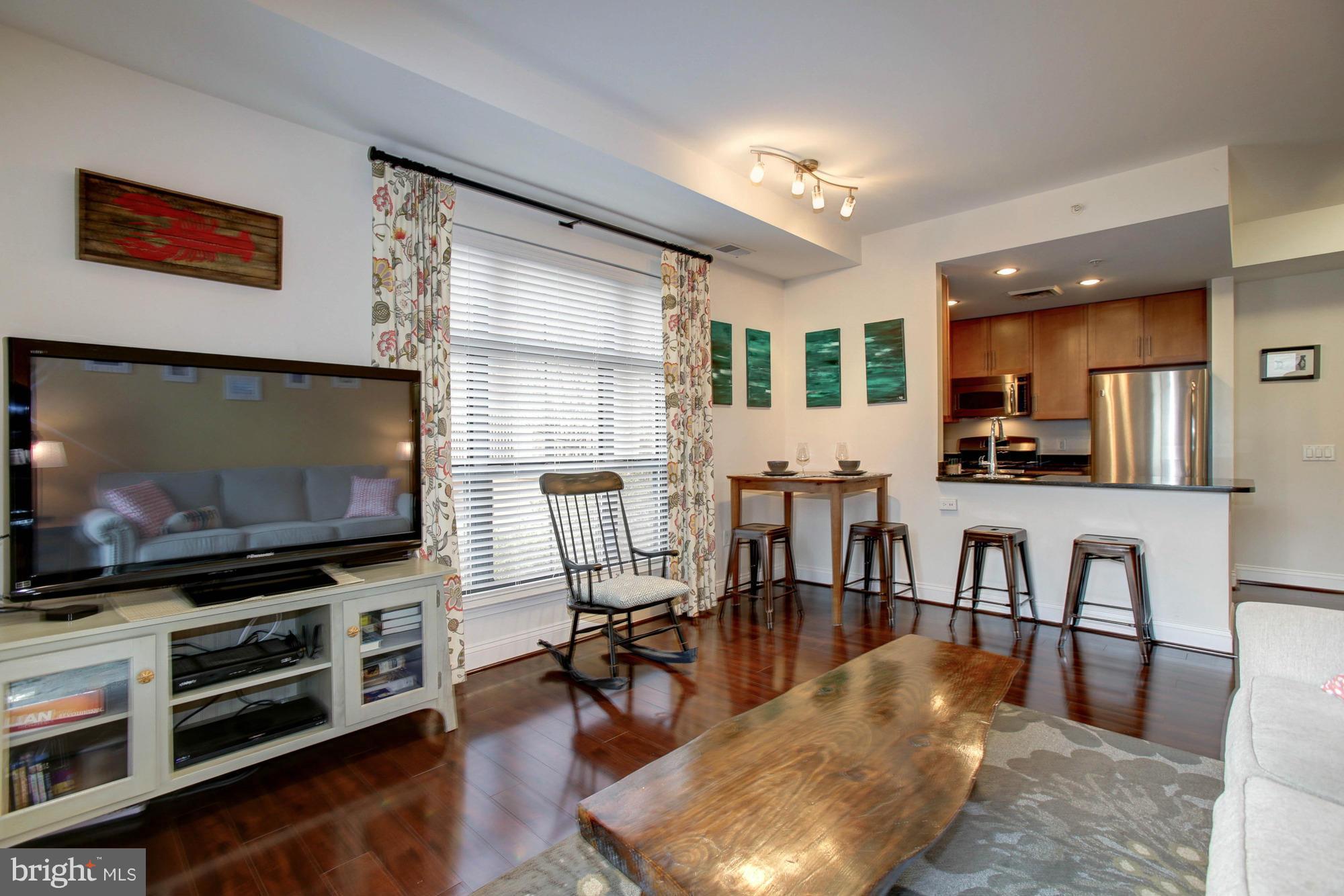 THE HENRY - Residential