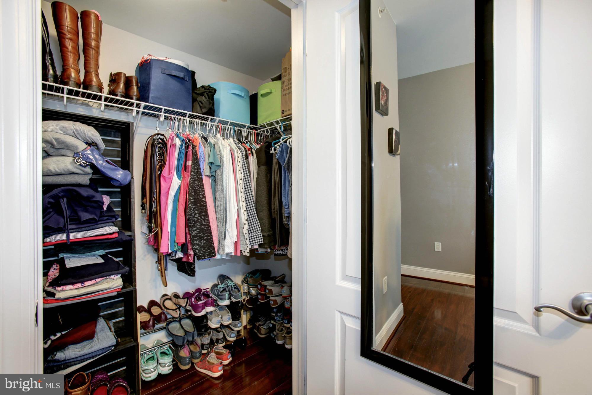 THE HENRY - Residential