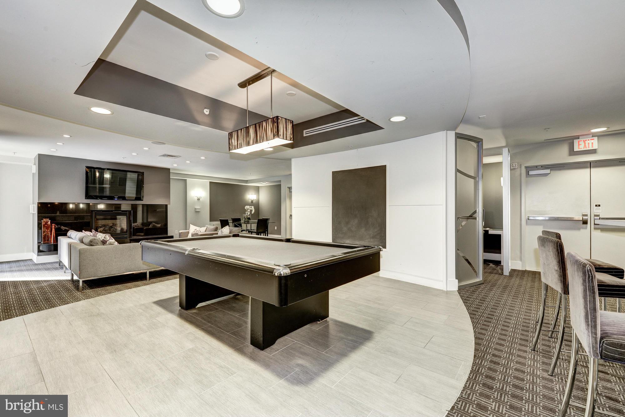 THE HENRY - Residential