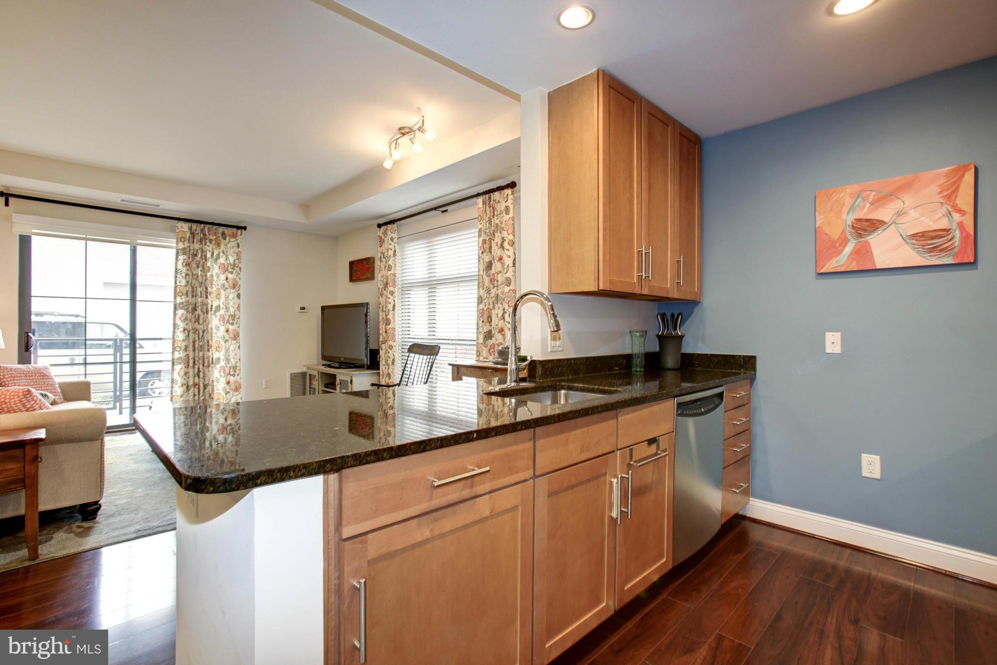 THE HENRY - Residential