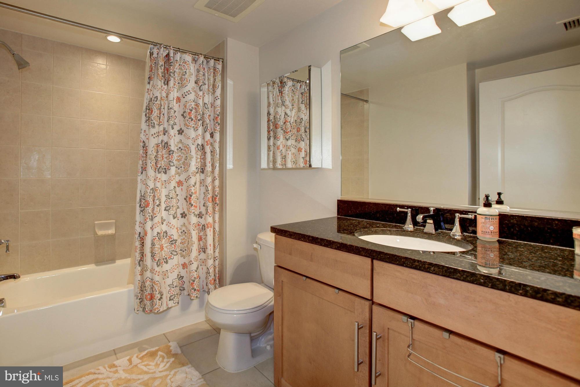 THE HENRY - Residential