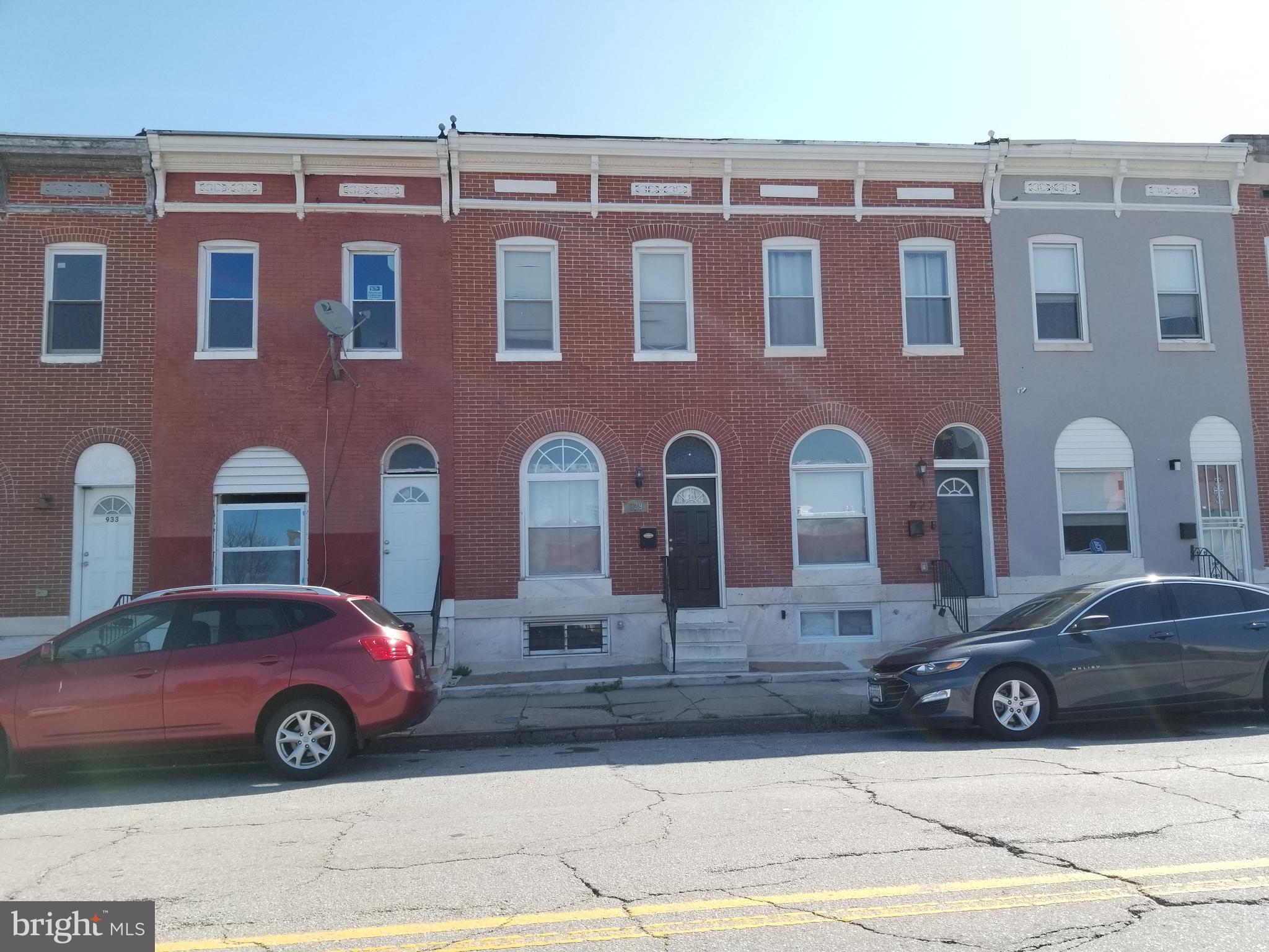 ONLINE AUCTION: Bidding begins 4/21/2021 @ 10:00 AM. Bidding ends 4/22/2021 @ 11:00 AM. List Price is Suggested Opening Bid. Deposit: $15,000. 10% Buyer's Premium will be added to the high bid. 2 Story Townhouse located in the Milton-Montford area. In close proximity to Johns Hopkins Hospital and Bocek Park. Easy access to major traffic artery E Monument St. Property is Vacant.