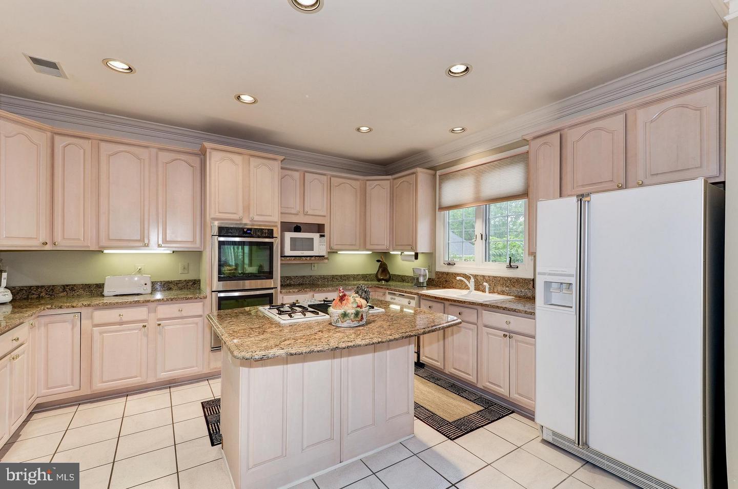 GROSVENOR WOODS - Residential Lease