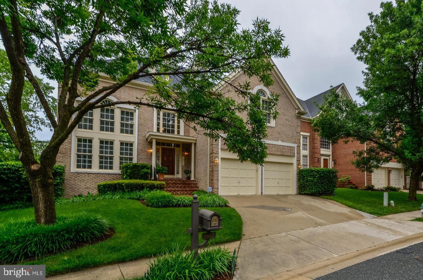 GROSVENOR WOODS - Residential Lease