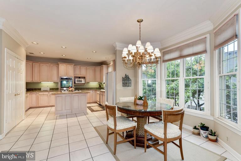 GROSVENOR WOODS - Residential Lease