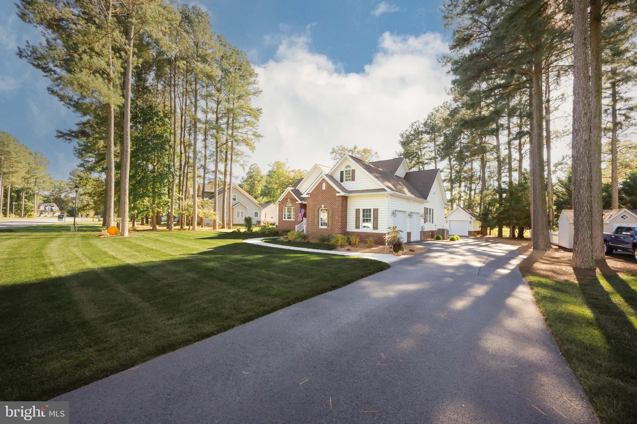 4 BOISENBERRY LANE