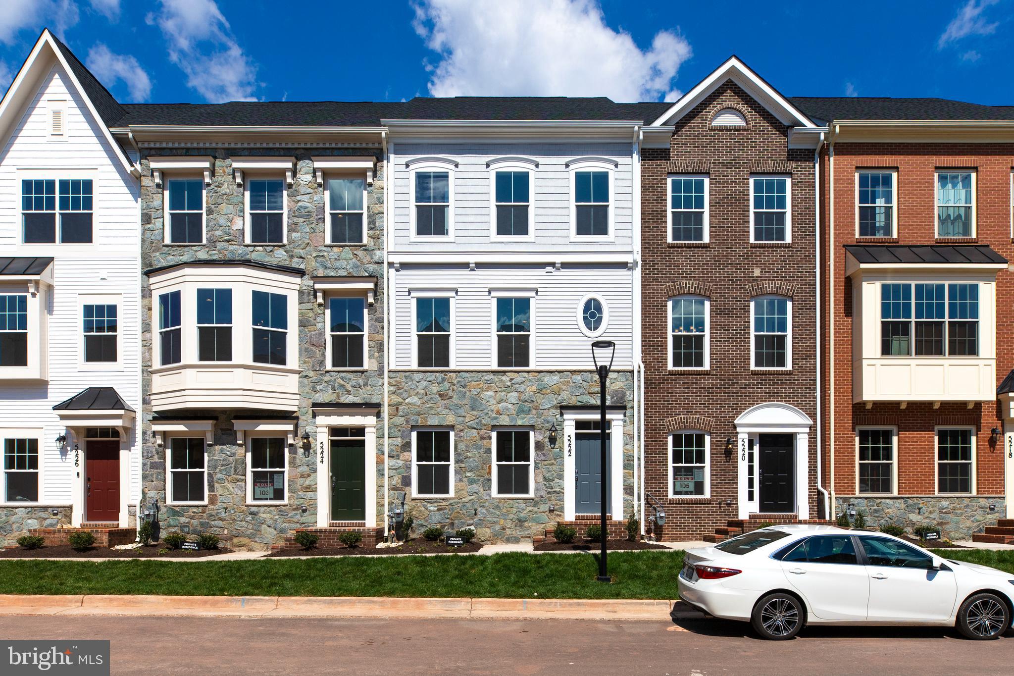 THE RETREAT AT WESTFIELDS - Residential