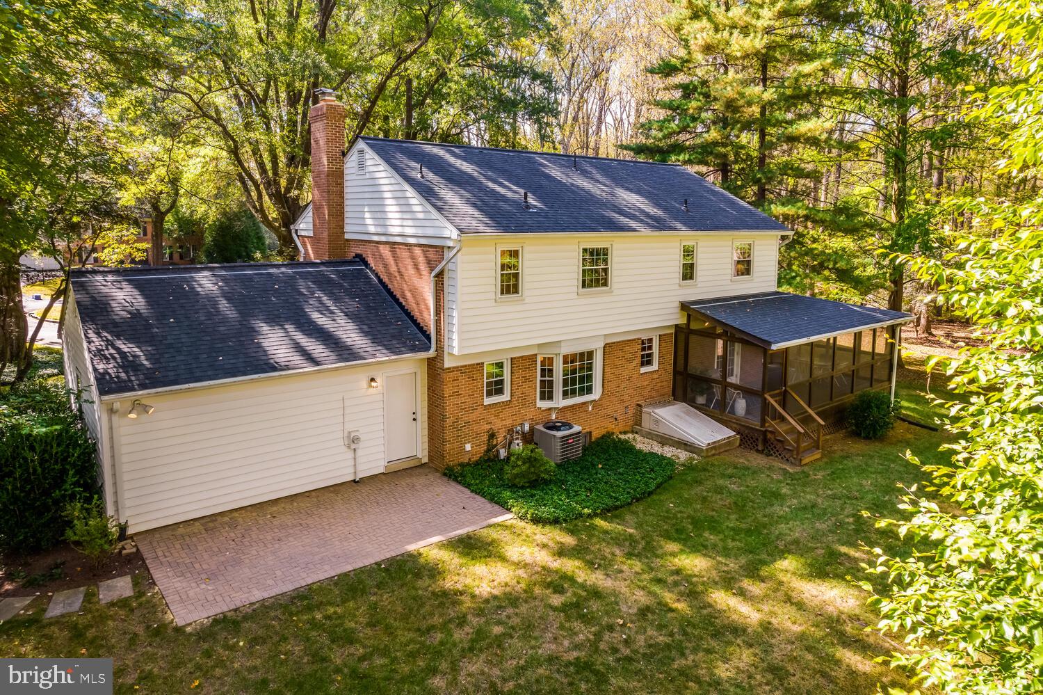 5009 JASMINE DRIVE