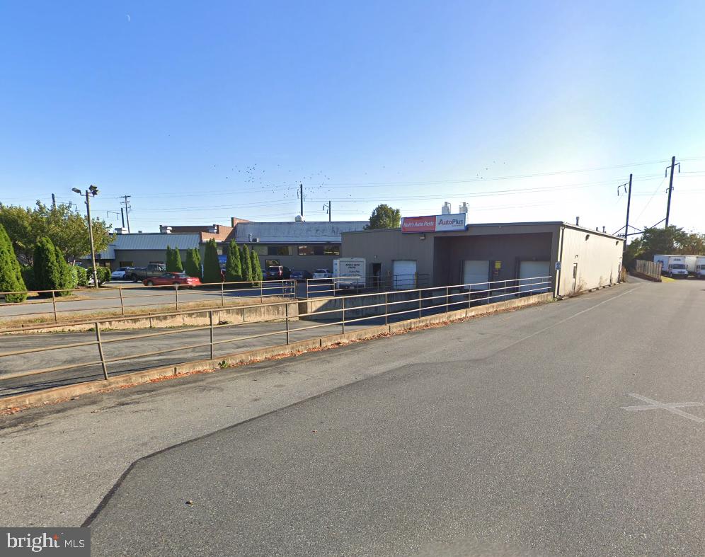 1140 GARFIELD AVENUE TENANT D