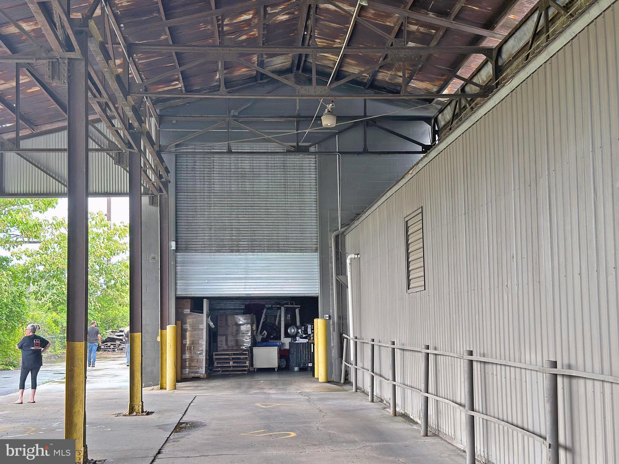 1140 GARFIELD AVENUE TENANT D