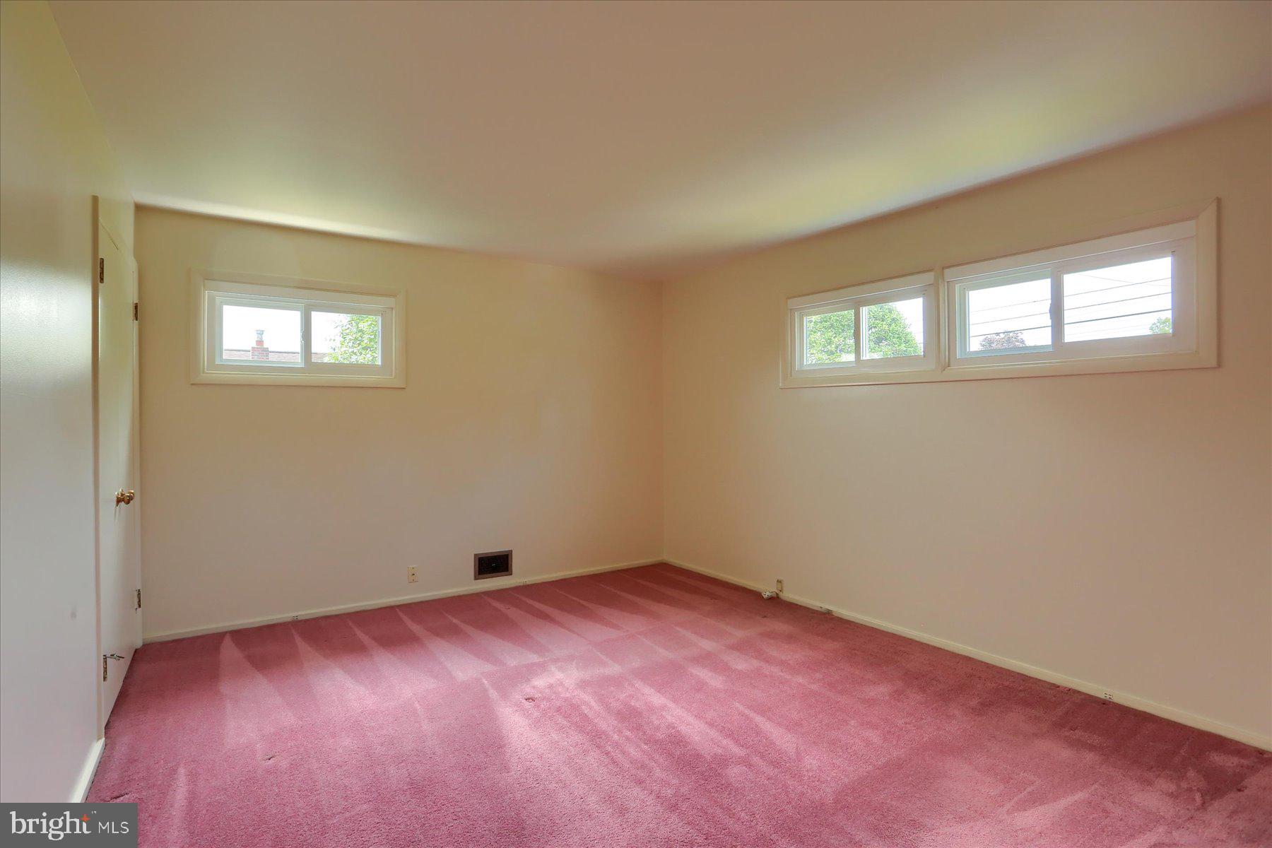 RIDGEWAY KNOLLS - Residential