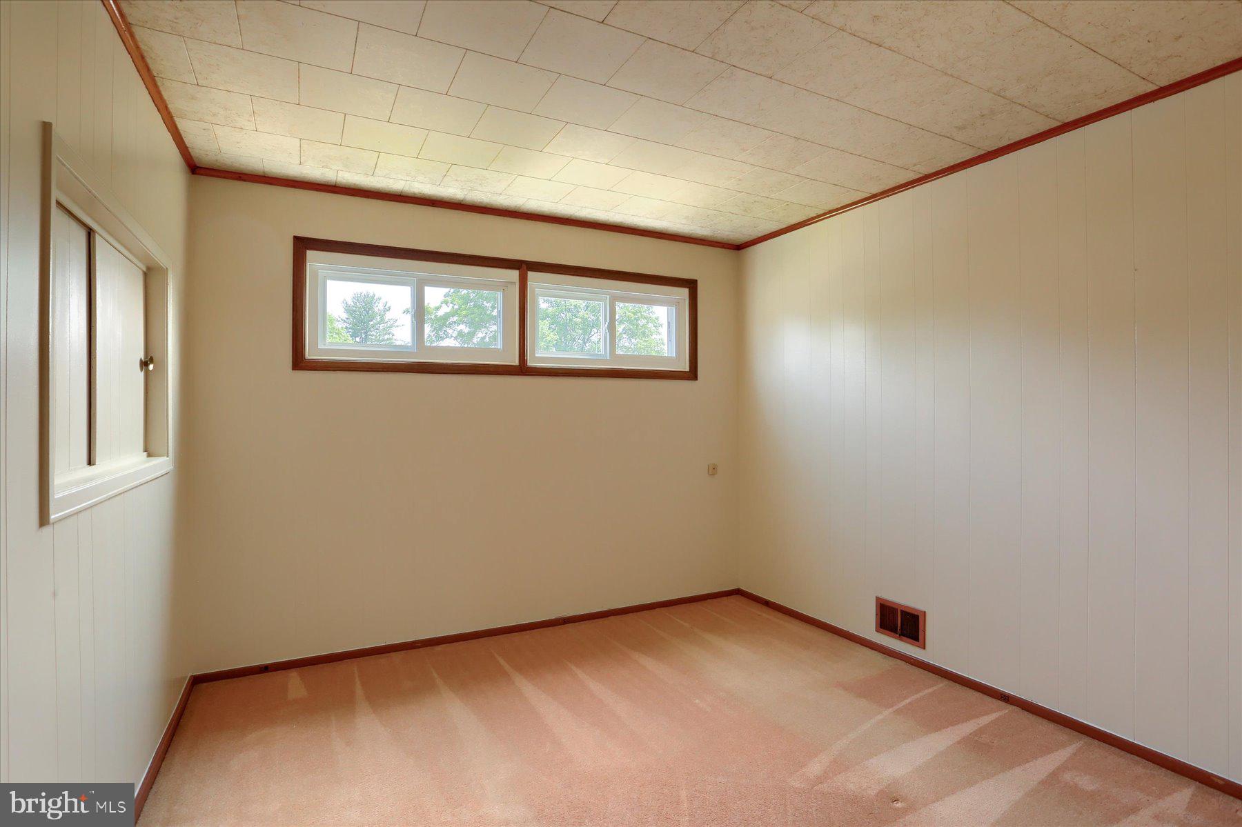 RIDGEWAY KNOLLS - Residential
