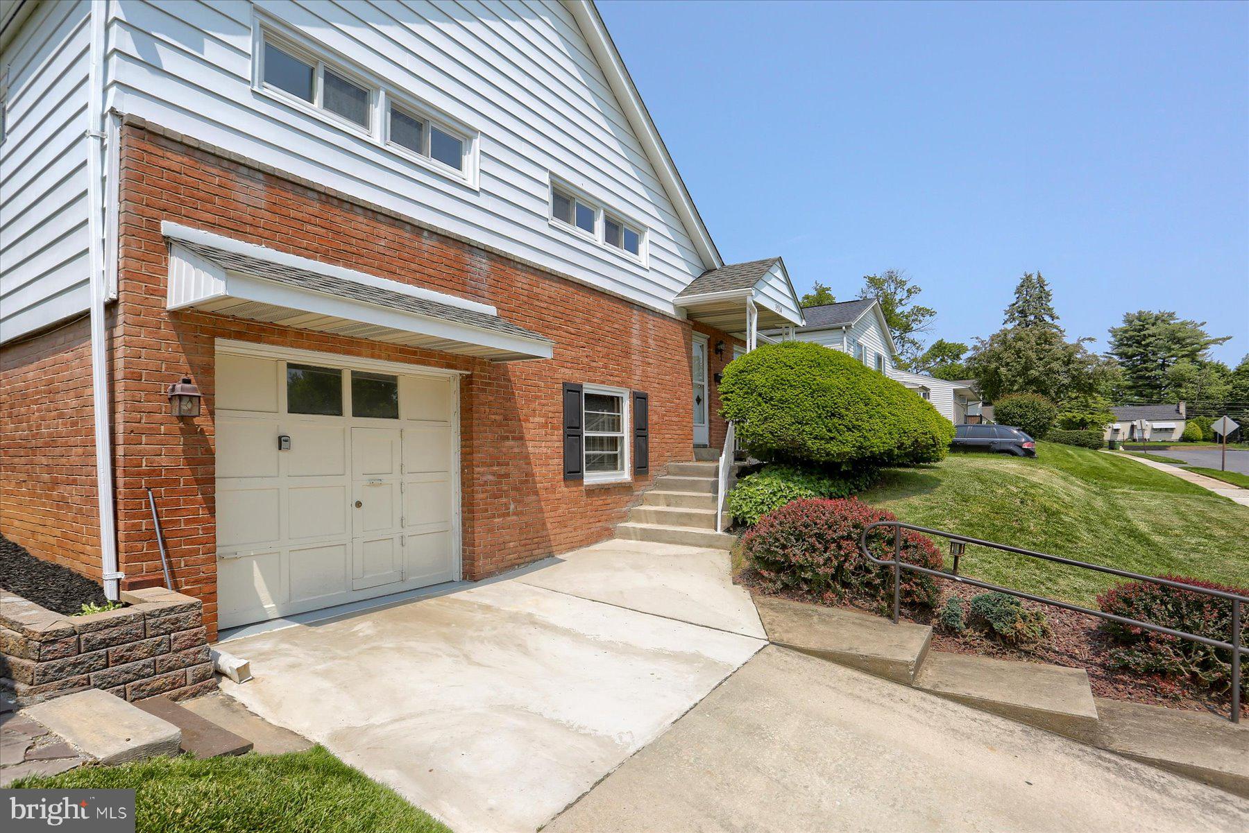 RIDGEWAY KNOLLS - Residential