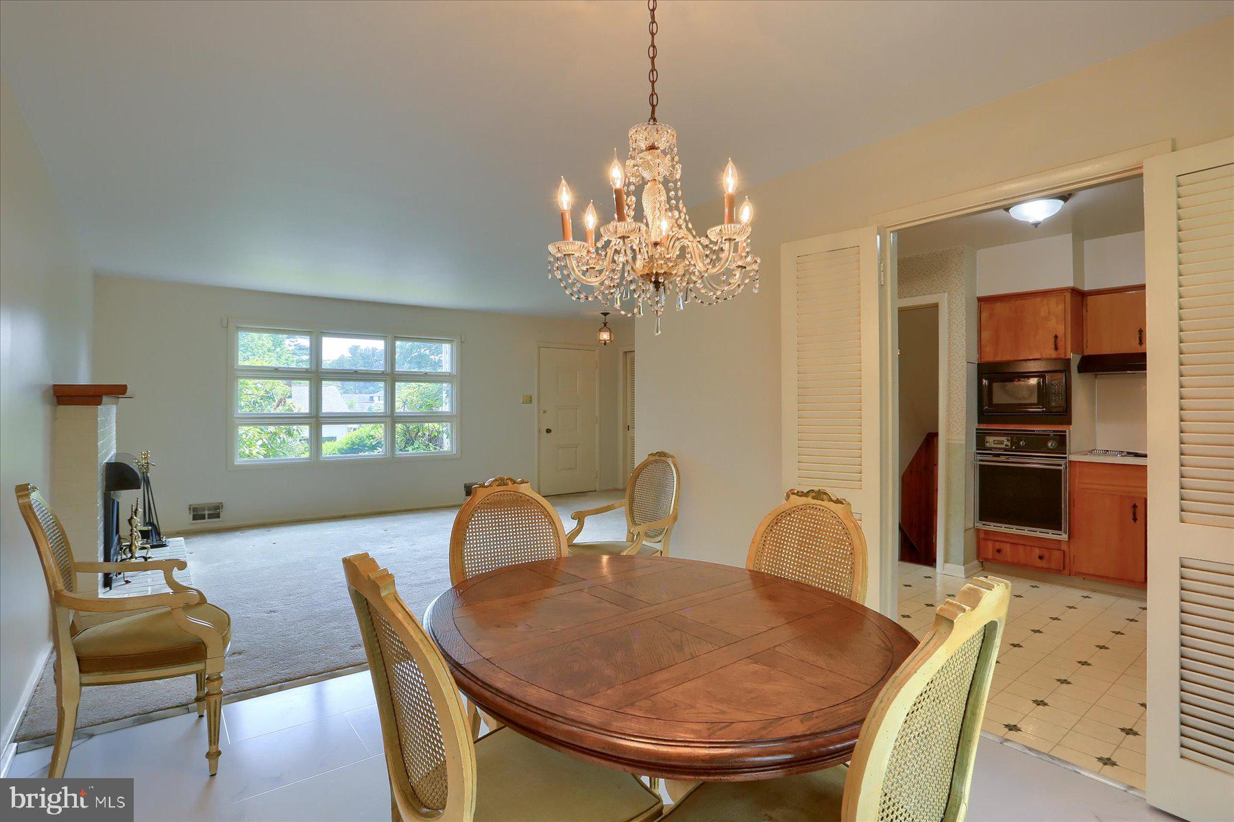 RIDGEWAY KNOLLS - Residential