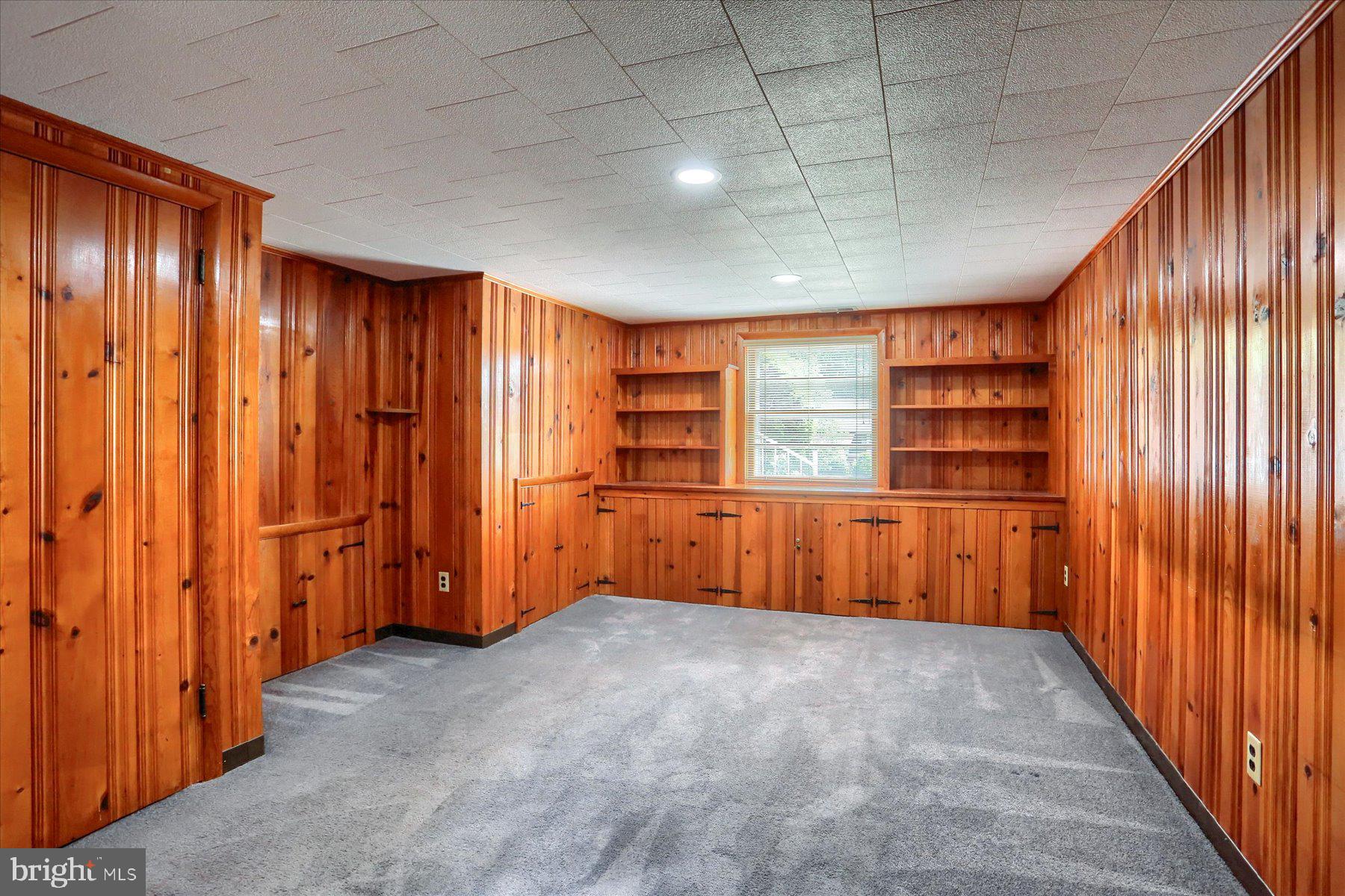 RIDGEWAY KNOLLS - Residential