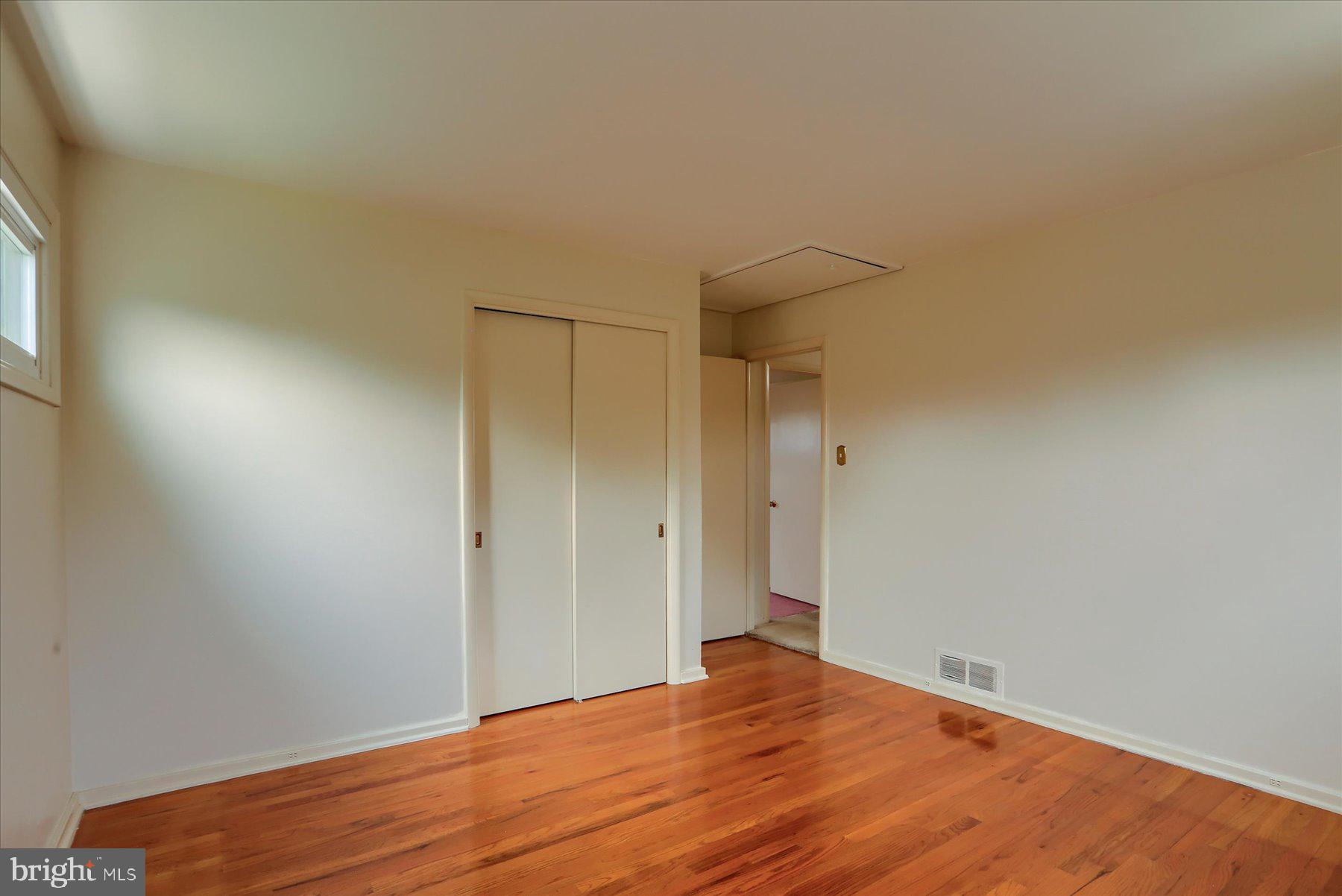 RIDGEWAY KNOLLS - Residential