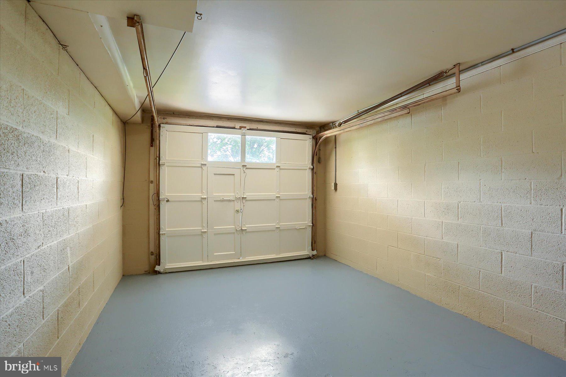 RIDGEWAY KNOLLS - Residential