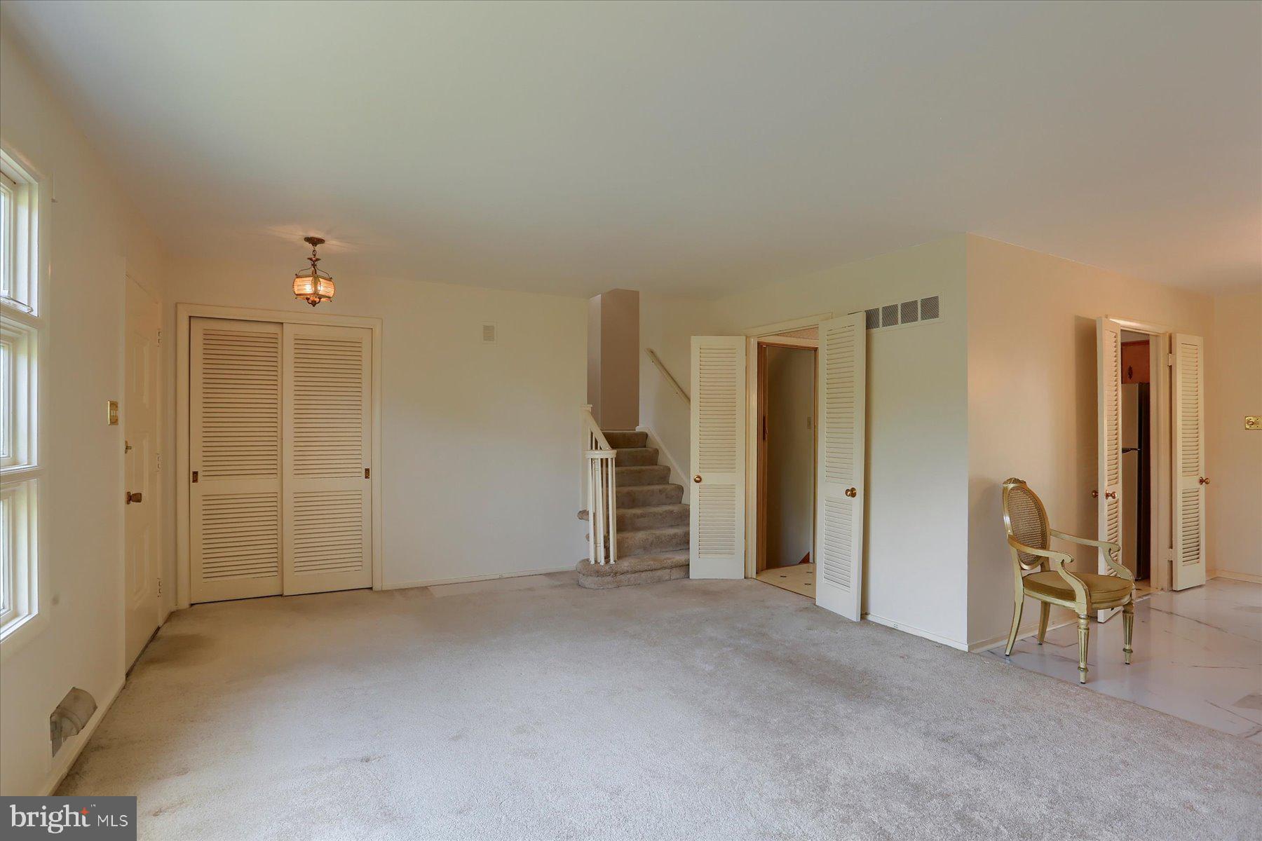 RIDGEWAY KNOLLS - Residential