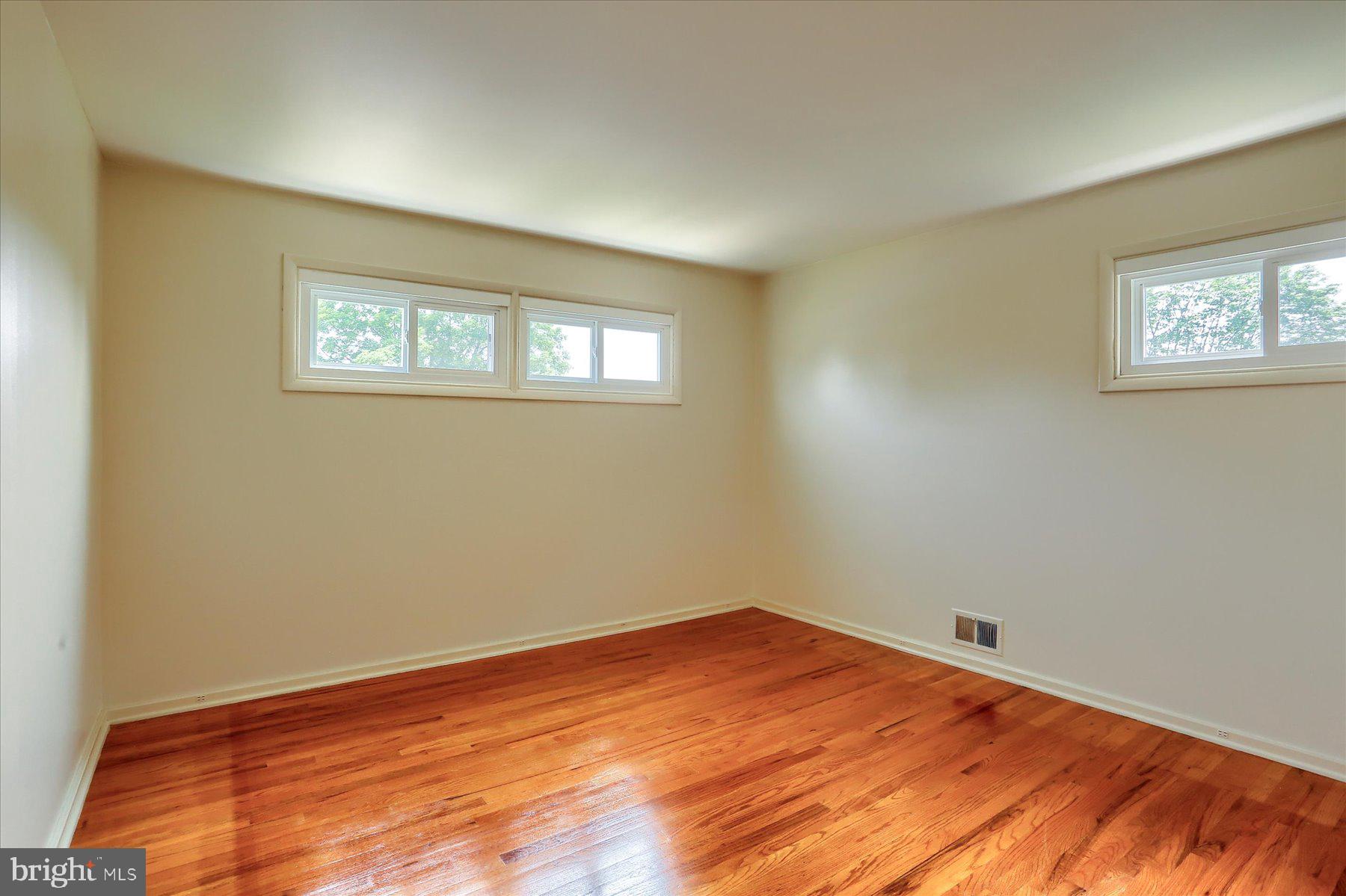 RIDGEWAY KNOLLS - Residential