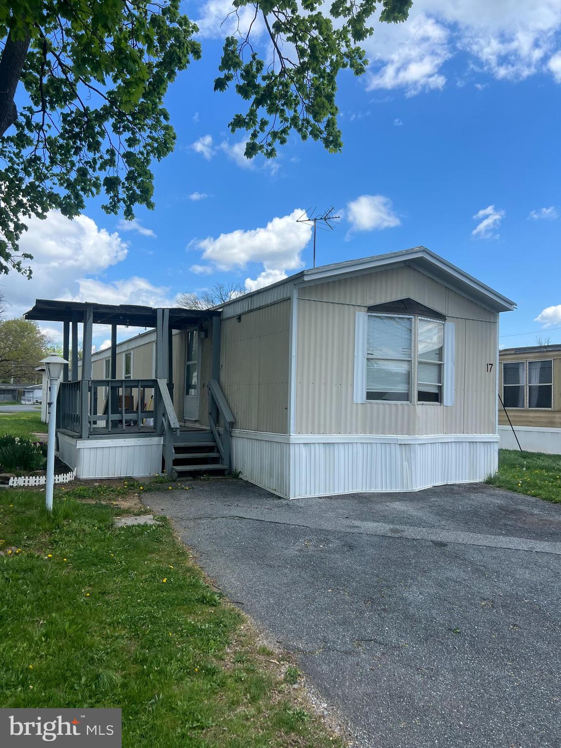 17 CARAVAN COURT